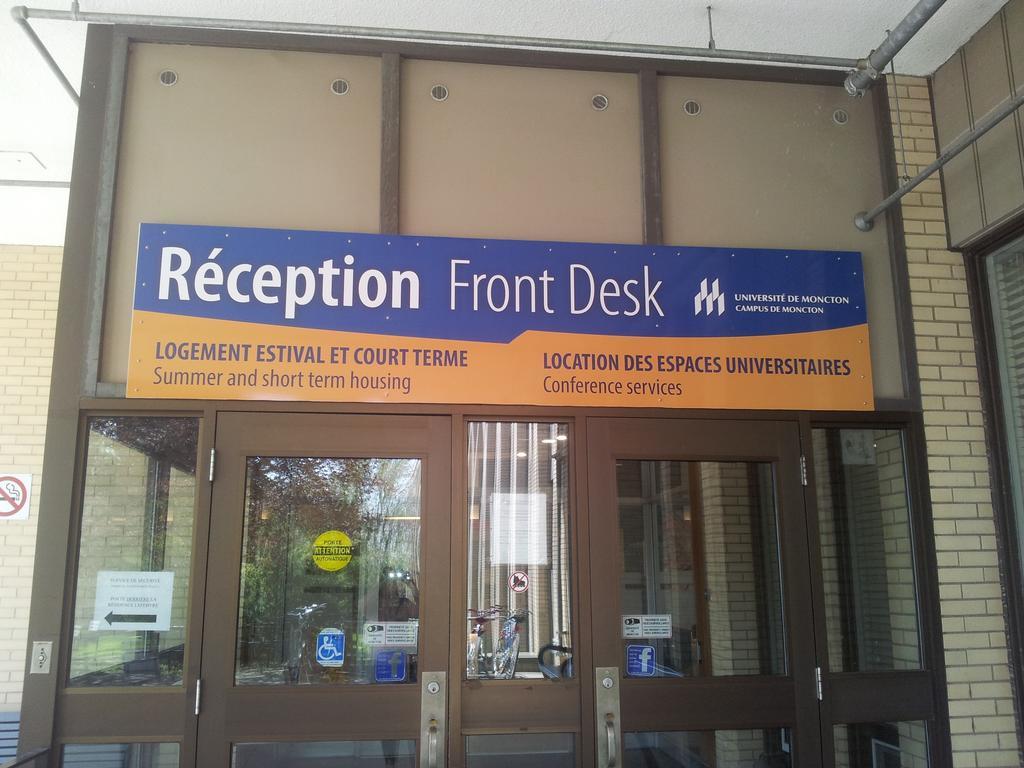 Universite De Moncton Exteriör bild