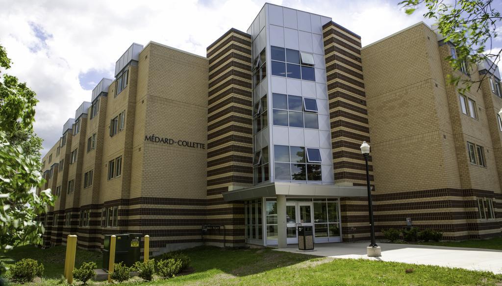 Universite De Moncton Exteriör bild